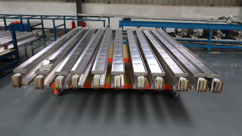 latest company news about Performance comparison between bus duct and traditional cable